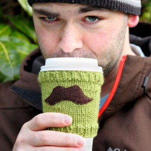 Cupholder mit Schnurrbart stricken