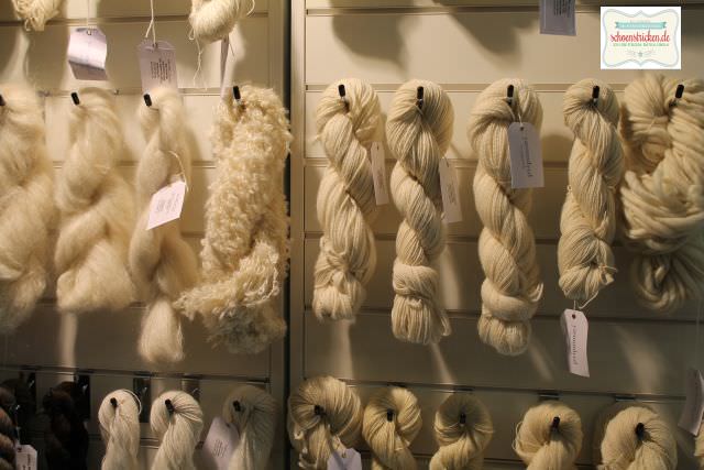 Handgefärbte Wolle - schoenstricken.de