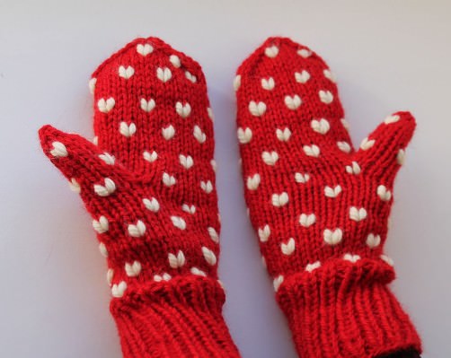 Handschuhe mit Herzen stricken 4 - schoenstricken.de