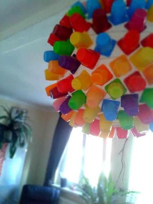 Lampe aus Joghurtbechern von Jette